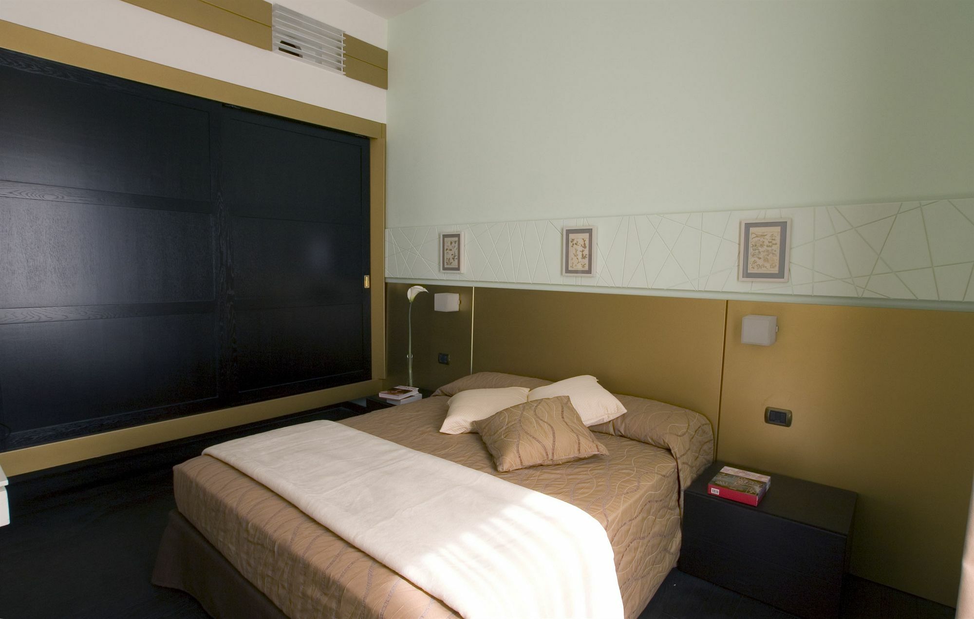 Ht Romeo Al Babuino Hotel Buitenkant foto